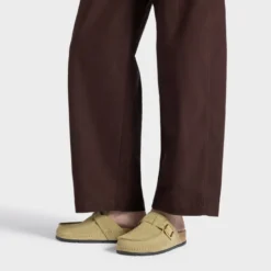 bora moccasin